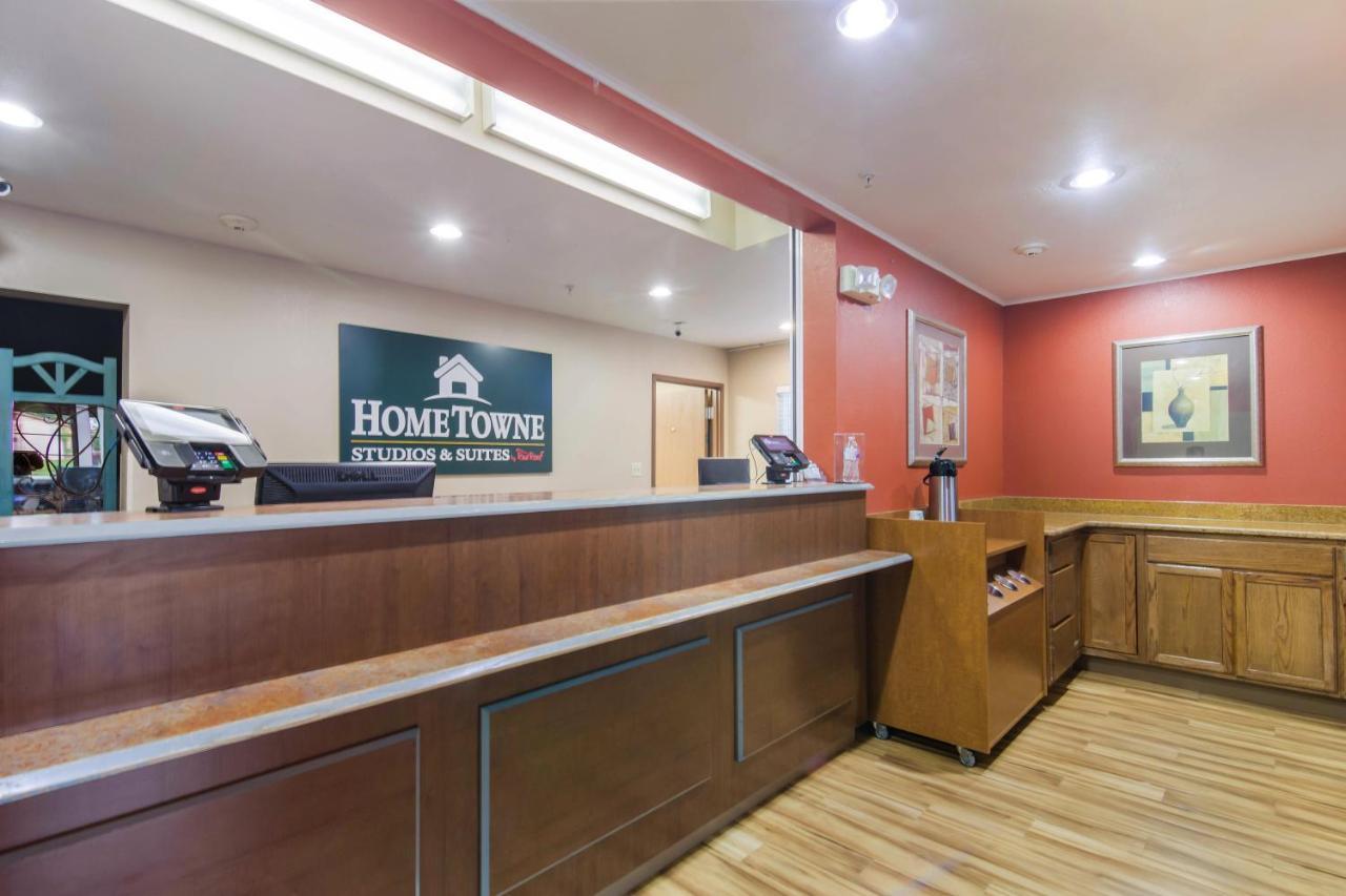 Hometowne Studios & Suites By Red Roof Bentonville Exterior foto