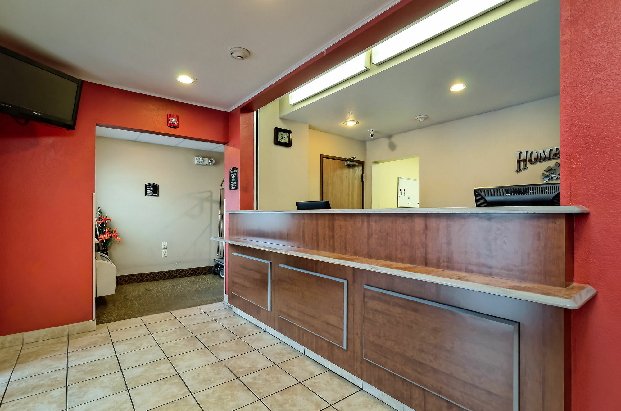 Hometowne Studios & Suites By Red Roof Bentonville Exterior foto